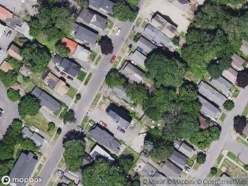 E Laurel St