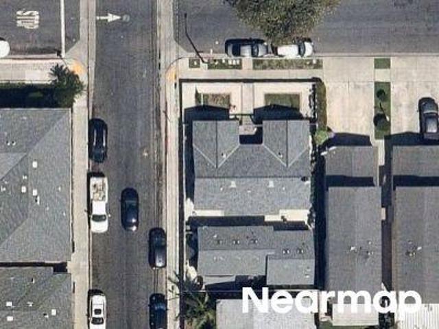 E Louise St