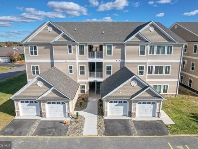 E Pebble Ln Unit I, Milford, Condo For Sale