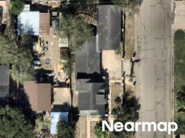 E Pierce Ave