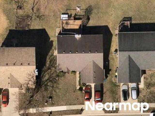 E Pine Ridge Dr