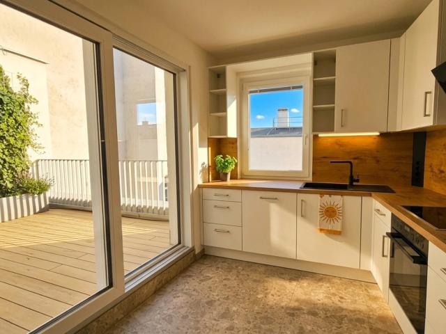 E R S T B E Z U G Schöne 3 Zimmer Terrassewohnung zum Wohlfühlen