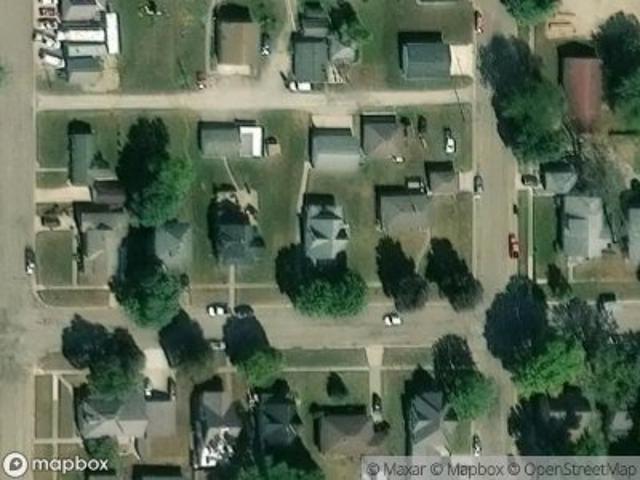 E Railroad St