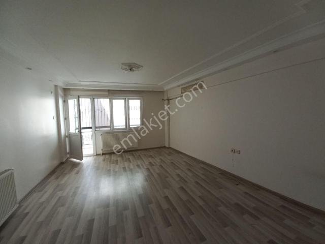 Eşrefpaşa Attila Mahallesi'nde 3+1 Kiralık Daire
