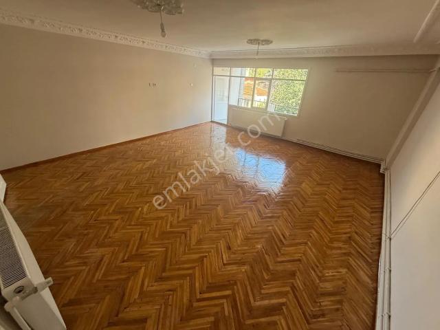 Eşrefpaşa'da Deniz Manzaralı Masrafsız 3+1 150m2 Daire