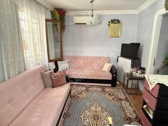 Eşrefpaşadada Caddeye Yakın Ara Kat Doğalgazlı Kupon Daire