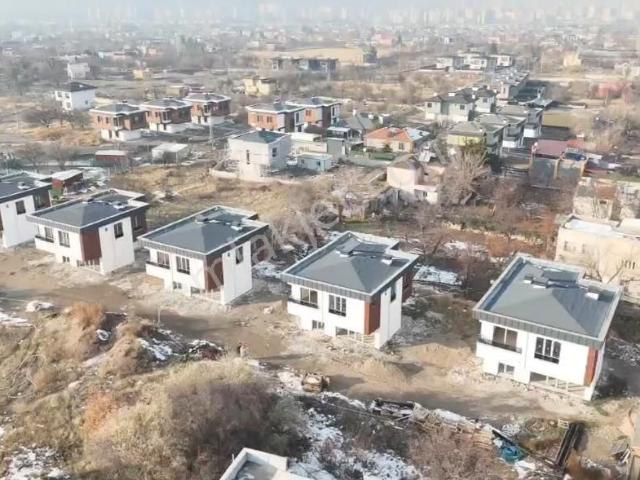 Eğribucak'ta Takasa Açık 6+1 Ultra Lüks Villamız Satışta