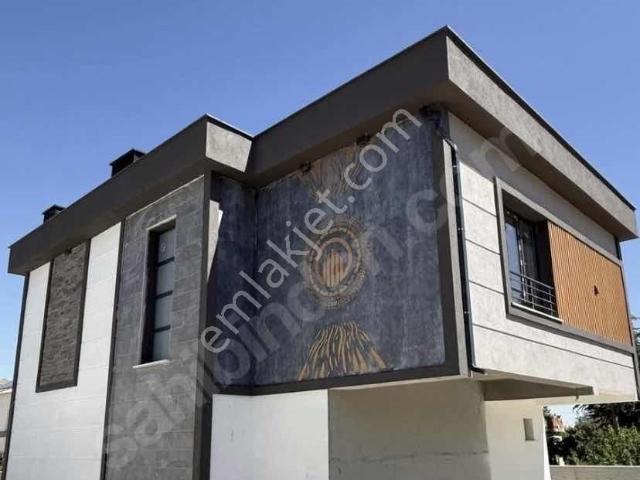 Eğribucakta Yerden Isıtmalı 4+2 Satılık Villa