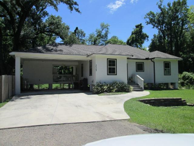 E Ridgewood Dr