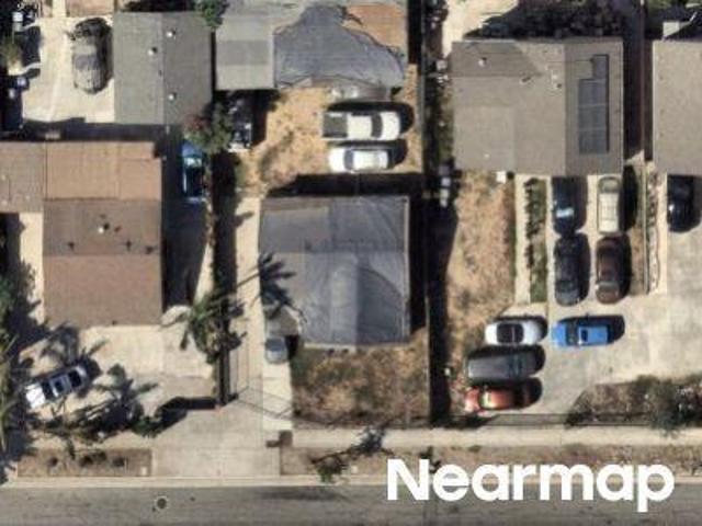 E Rosecrans Ave