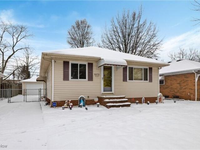 E St St, Maple Heights, Home For Sale