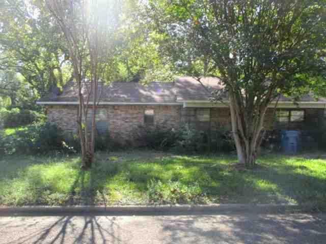E San Antonio St