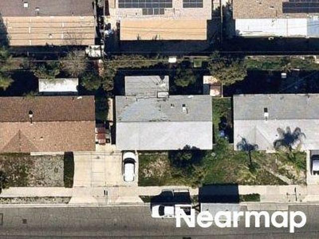 E Shaver St