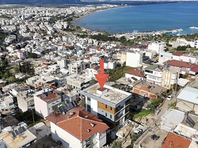 EŞSİZ MANZARALIEN SAĞLAM ZEMİNDEBAHÇELİ SIFIR GENİŞ 1+1