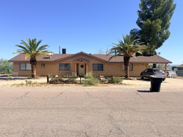 E Silverwood Ln