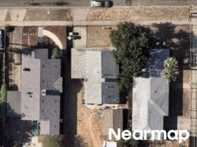 E Tuolumne St