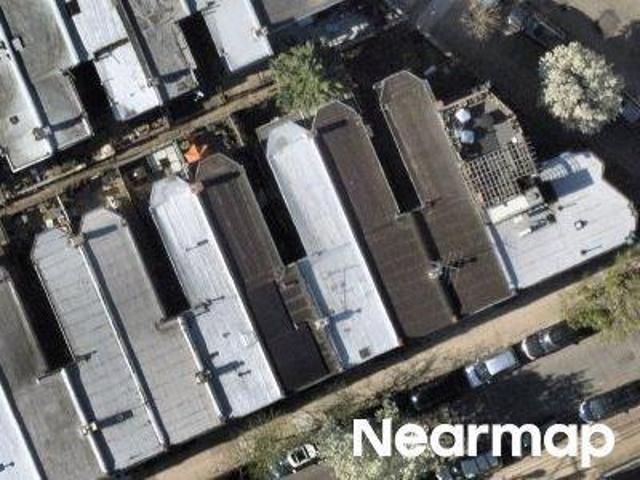 E Thompson St