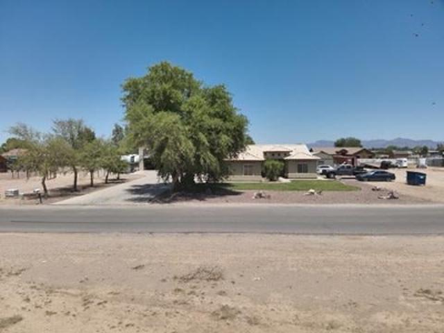 E Triple Crown Dr