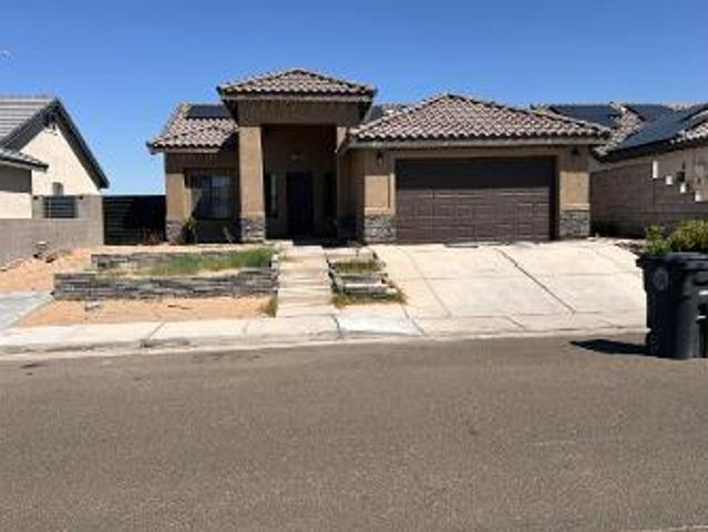 E Udall Ln