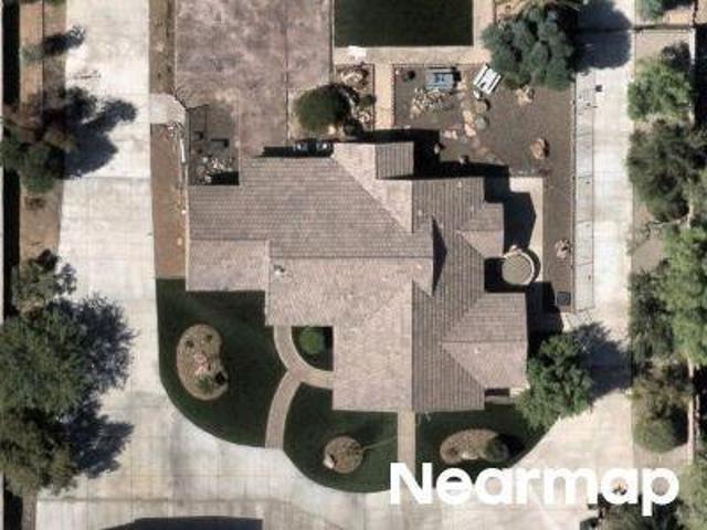 E Willow Dr