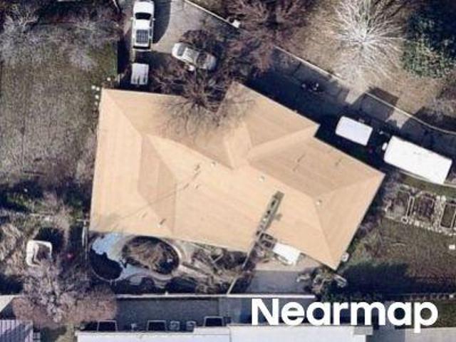 E Wren Rd