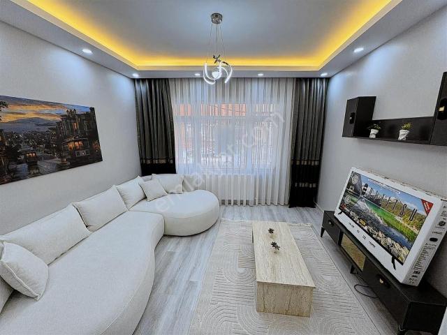 Eşyalı 2+1 Kiralık Daire Çeliktepe'de 4 Levent Metroya 200 Metre