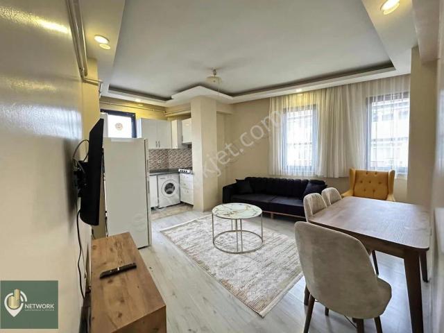Eşyalı+cadde Üzeri mecidiyeköy Meydan 10dk Arakat düz Ayak 1+1