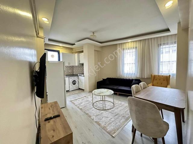 Eşyalı+cadde Üzeri mecidiyeköy Meydan 10dk Arakat düz Ayak 1+1