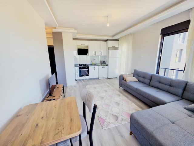 Eşyalı, Doğalgazlı 1+1 / Havuzlu Sitede / 55 M2 Geniş Daire