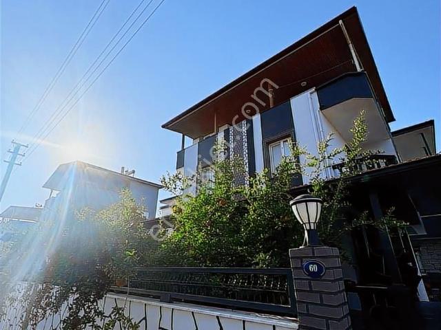 Eşyalı_eşyasız Denize 300 Mt Müstakil Bahçeli Tripleks Villa
