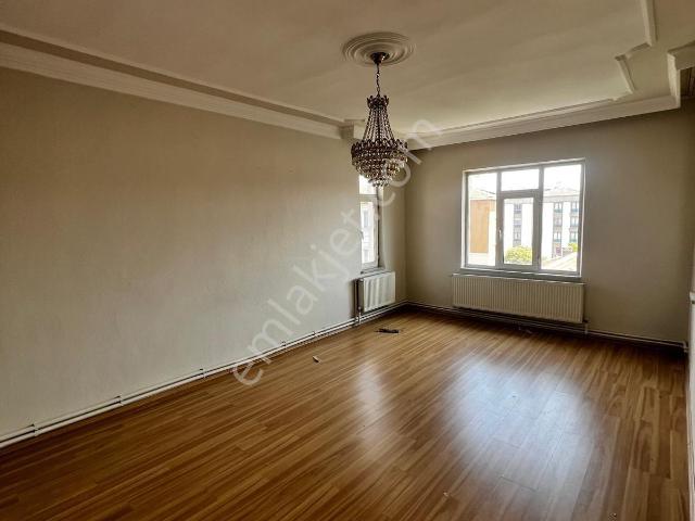 Eşyasız Hürriyet Mahallesinde 2+1 Kiralık Daire