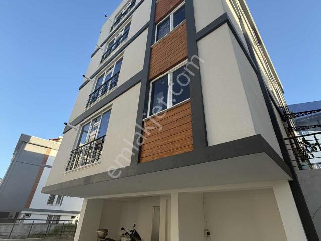 Eşyasız 1+1 Bornova Sokağına 1 Sokak Mesafede