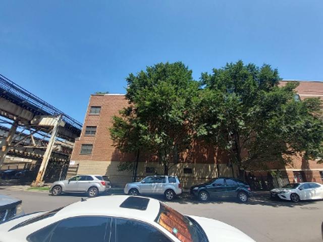 E 14th Pl Apt 2w