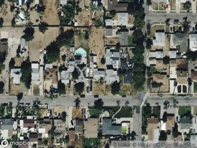 E 16th St