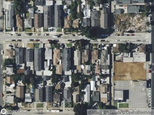 E 105th St