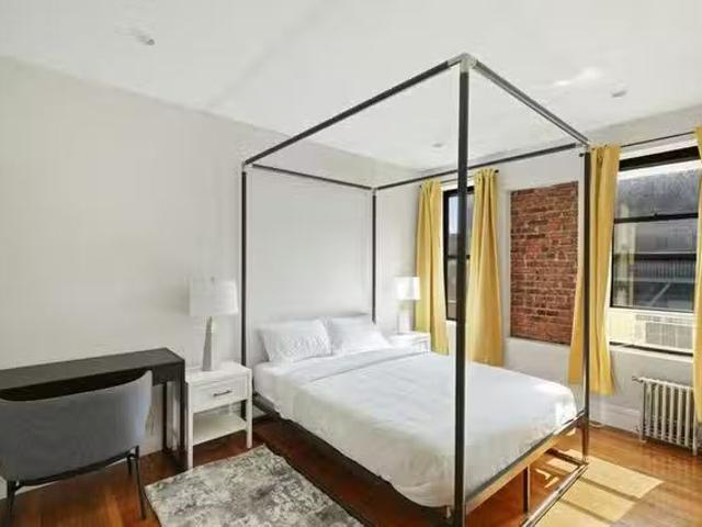 E 109th St, New York City, NY
