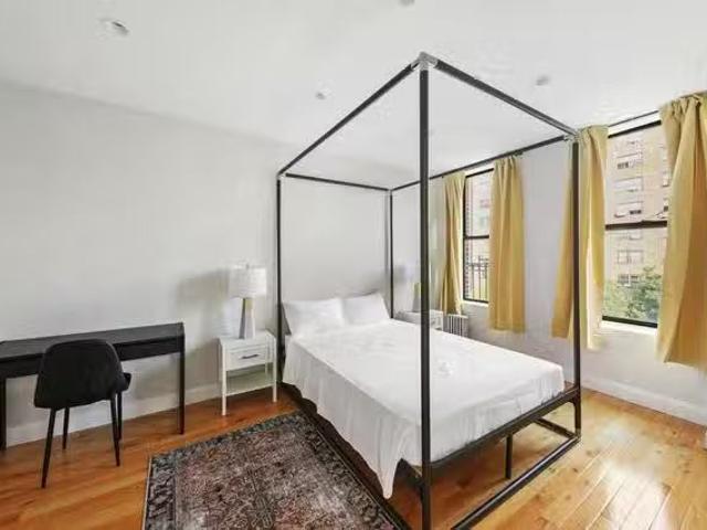 E 109th St, New York City, NY