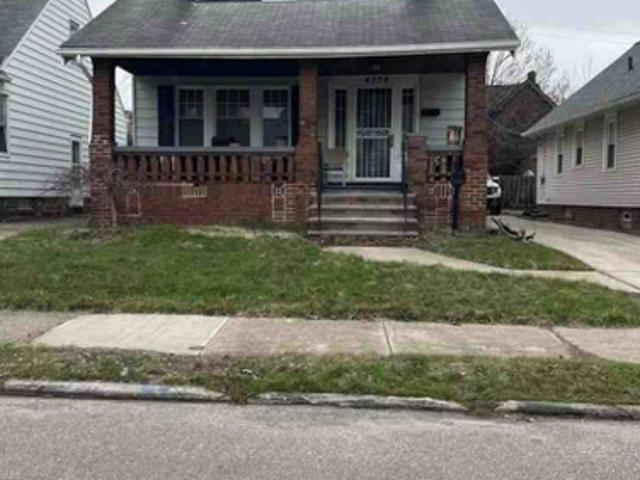 E 109th St