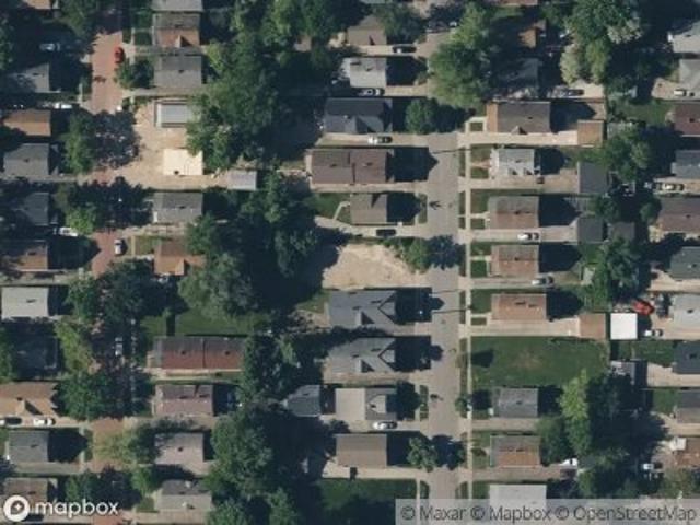 E 120th St