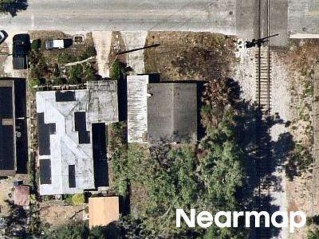 E 24th Ave
