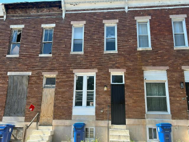E 20th St