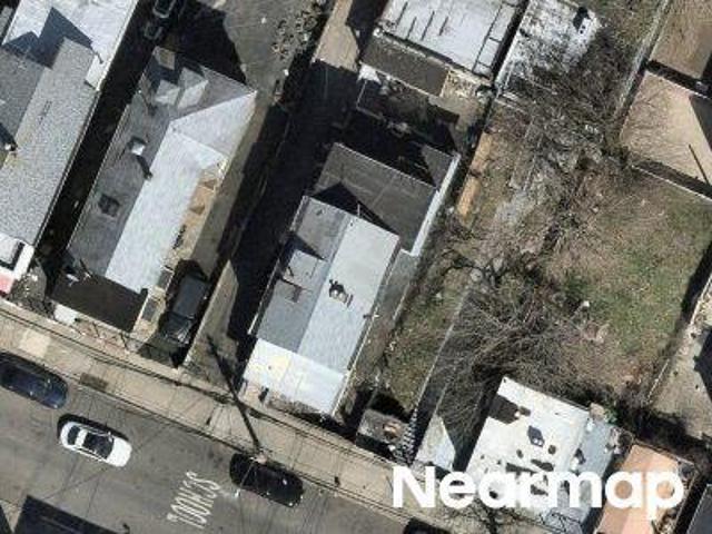 E 217th St
