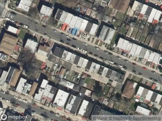 E 218th St