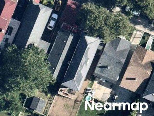 E 232nd St