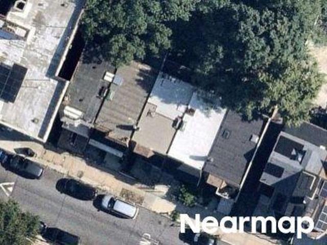 E 232nd St