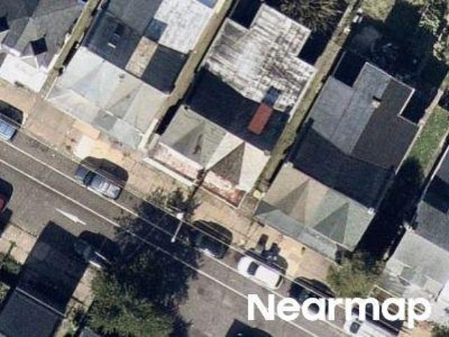 E 2nd St