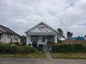 E 35th St