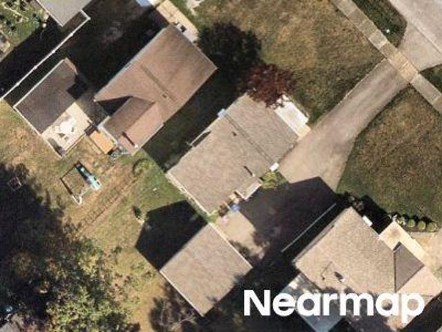 E 332nd St