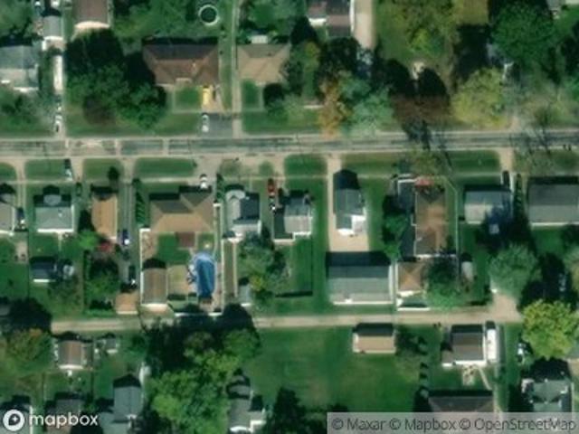 E 3rd St