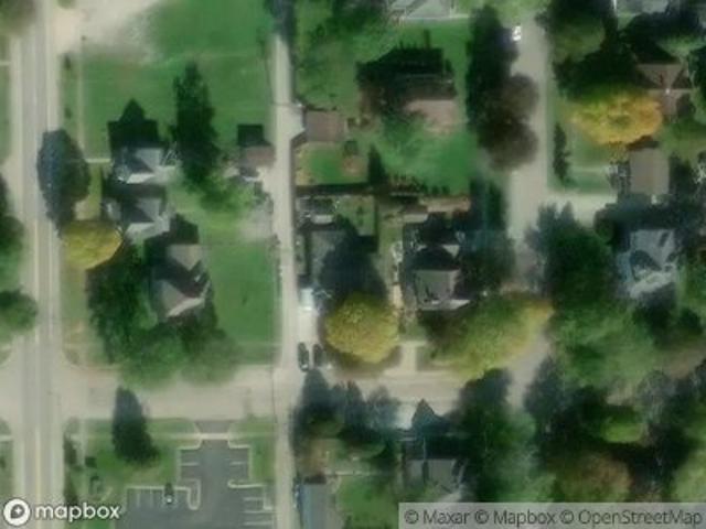 E 3rd St